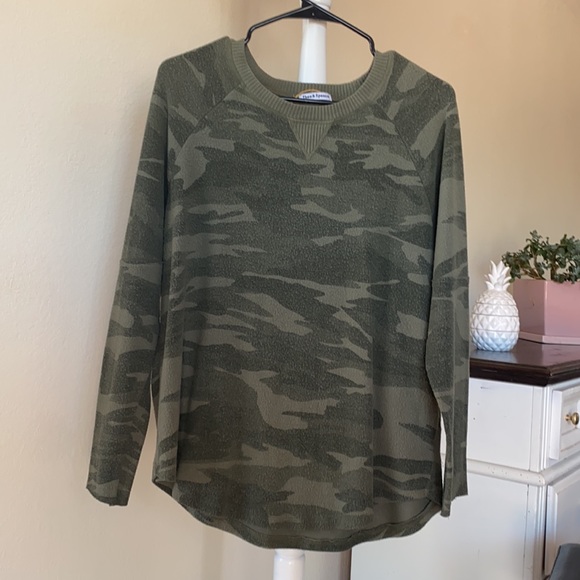 Green camo Theo & Spence long sleeve - Picture 6 of 8